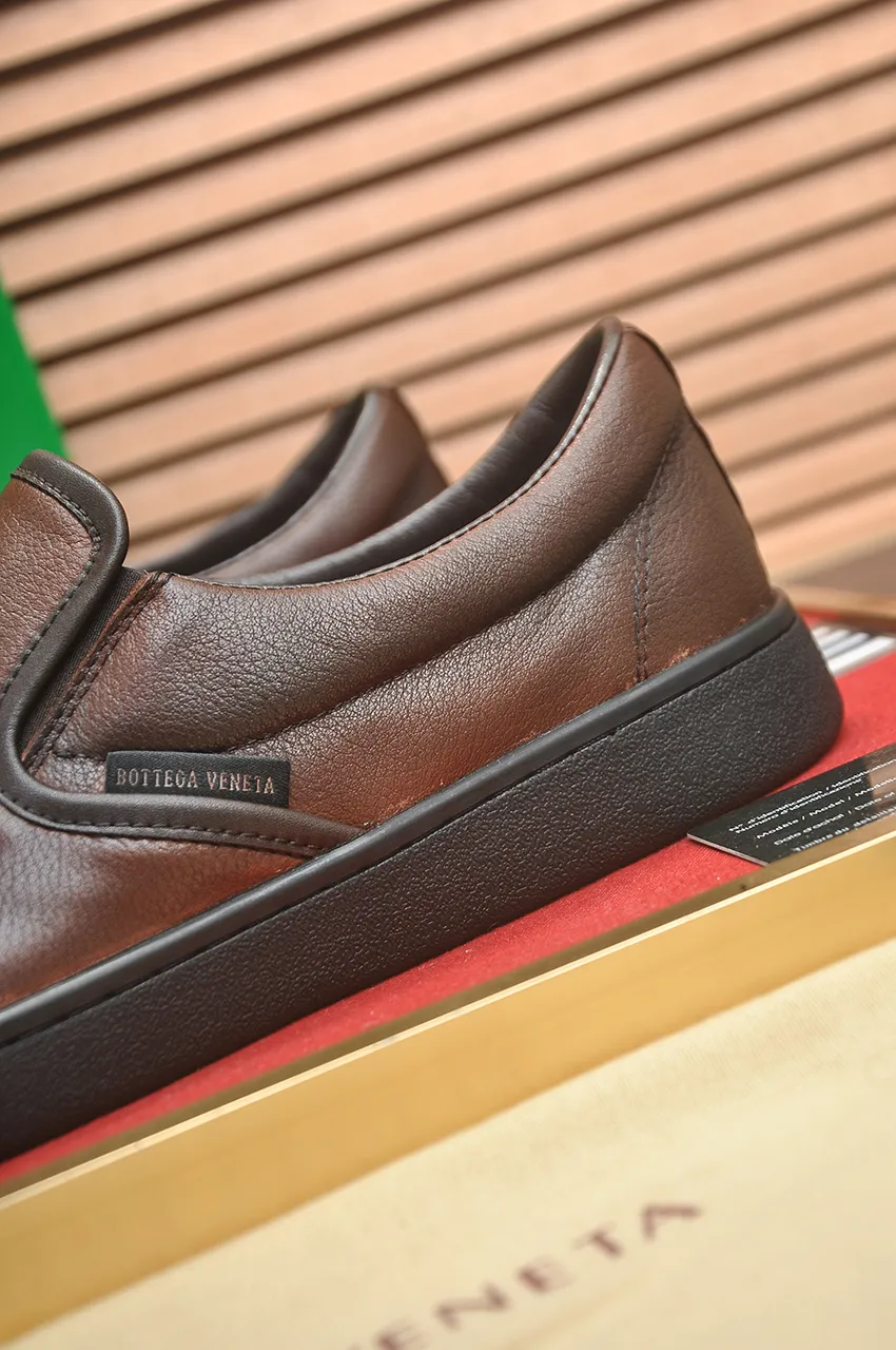 Men's shoes💰540💶【BV】Official website men's shoes👊🏻Cow leather braid🔰Cow leather lining rubber outsole🔲Counter 1:1 quality The identity of every successful man🍃The upper and solemn feet🚶🏻🚶🏻High-end custom counter original replicas📯Imported cowhide purely hand-woven🐂The last will not change regardless of wind or rain🔘Stand the verification of time🔍️Code number: 39-45 (45 custom-made)